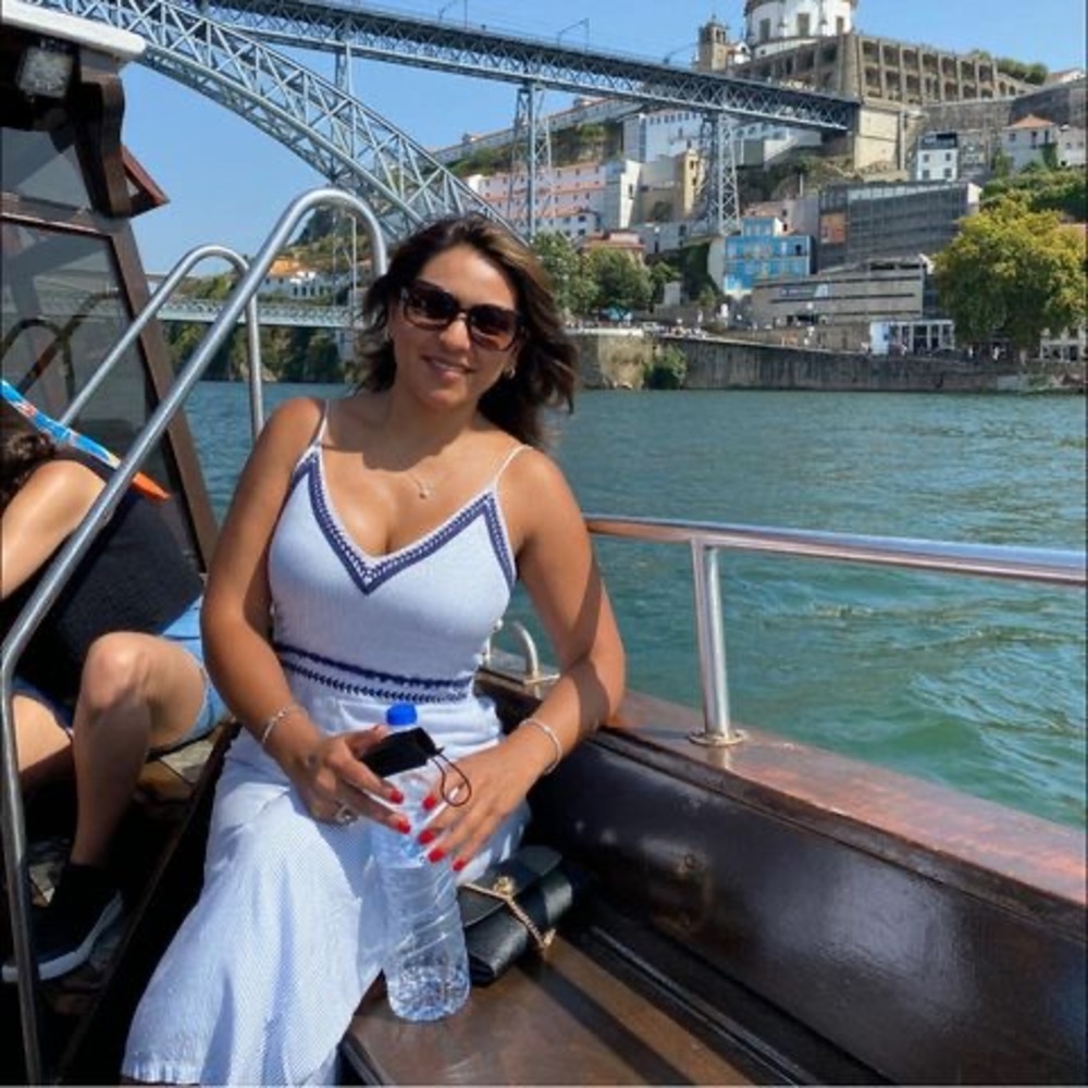 Meet your Posher, Carolina